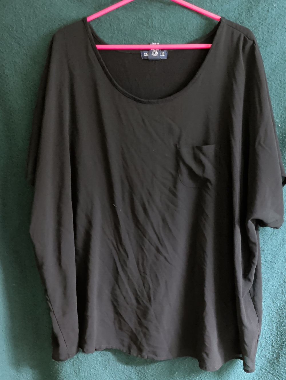 Artisan Black Scoop Neck Short Sleeve Pocket Tee
